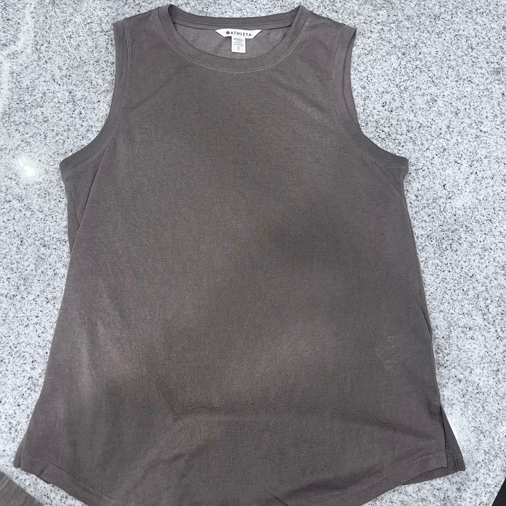 🛍️ Athleta Tan Sleeveless Top